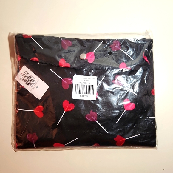 ❤️NWT VINTAGE TORRID VALENTINES DAY BUNDLE: HEART CHEMISE, SCRUNCHIE & BLINDFOLD - Picture 5 of 13